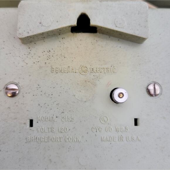 Vintage 60s 70s General Electric Green Plug In Wall Clock, Model 2155 - Picture 4 of 4